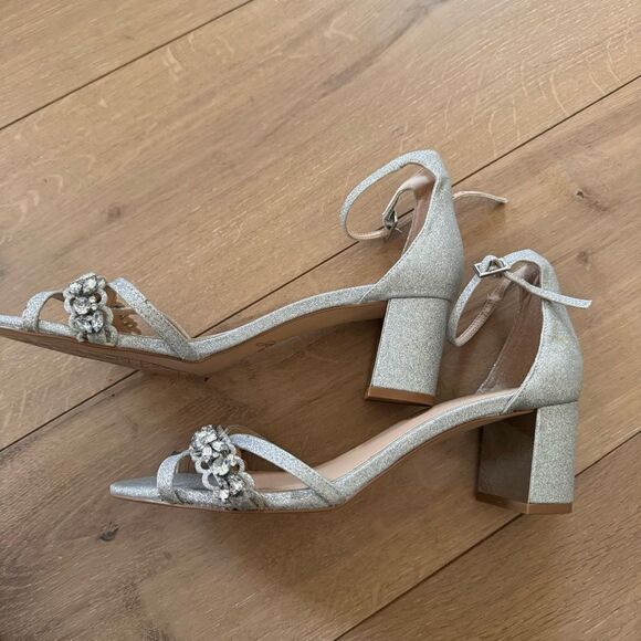 BADGLEY MISCHKA Giona Silver Glitter Rhinestone Ankle Strap Sandals - Picture 7 of 7